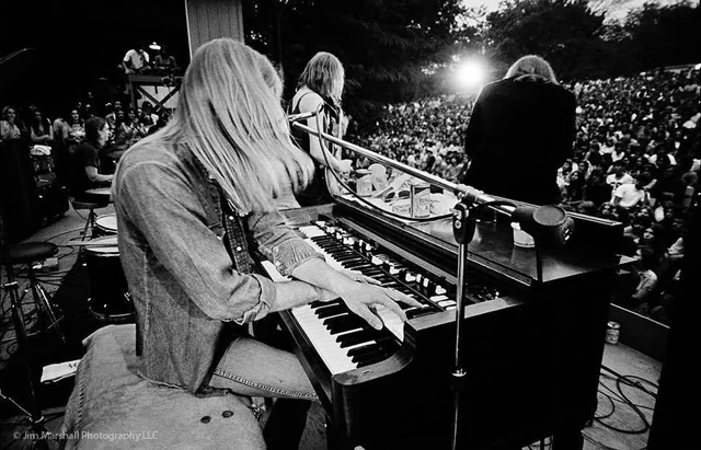 Gregg Allman knew how to manage the stage.